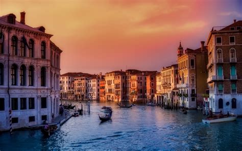 威尼斯,美丽浪漫的意大利城市海上与伟大的运河贡多拉斯高清图片下载-正版图片300558817-摄图网