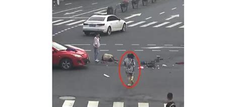 “救人不分上下班！”上班途中看到这一幕，杭州姑娘冲了上去······_杭州网