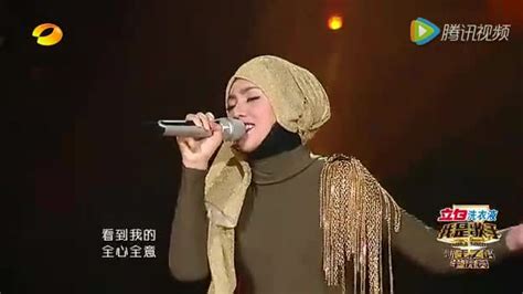 马来西亚歌手茜拉一曲《洋葱》拨动人心现场所有人都哭了_腾讯视频}