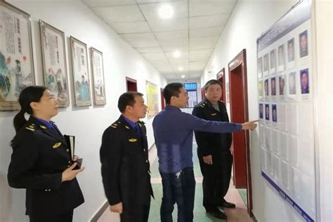 校领导春节期间慰问坚守岗位的教职员工 | 上海海事大学