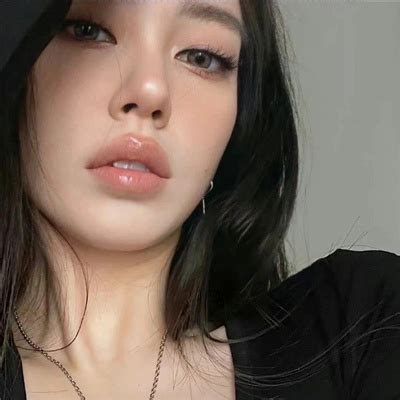 乐观温柔的女生头像