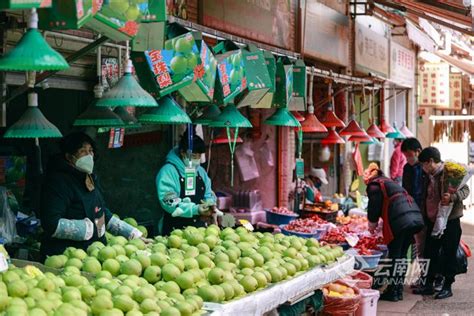 临沧城有好几个农贸市场，而历史最悠久、种类最齐全、面积最大