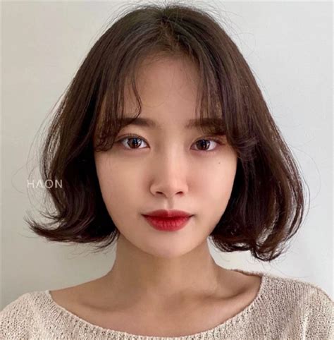 温柔系短发头像女生