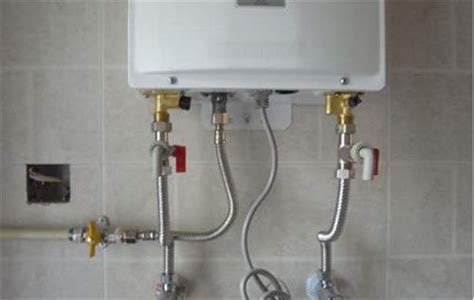 燃气热水器的安装实例图片及水口预留尺寸_燃气具资讯网