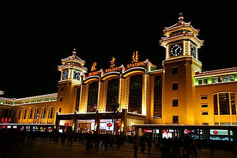 北京五大火车站今日再迎50万旅客返京_京报网