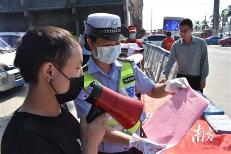 揭阳市公安局交警支队组织夜查执法行动继续保持严管高压态势