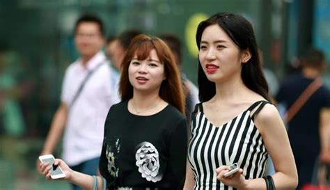 美女聚集地图片