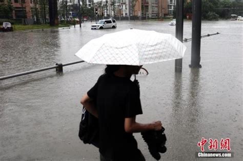 北京城区雨量已达大暴雨量级 海淀等地雨水影响晚高峰-图片频道