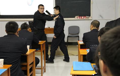 特巡警大队开展反恐防暴实战演练 -中国警察网