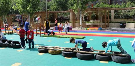 享趣味运动 炫阳光童年——幼儿园秋季趣味运动会