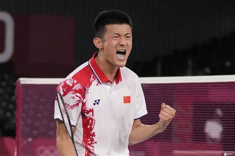 羽毛球男单：石宇奇34分钟横扫印尼选手 进八强将战安赛龙-直播吧zhibo8.cc