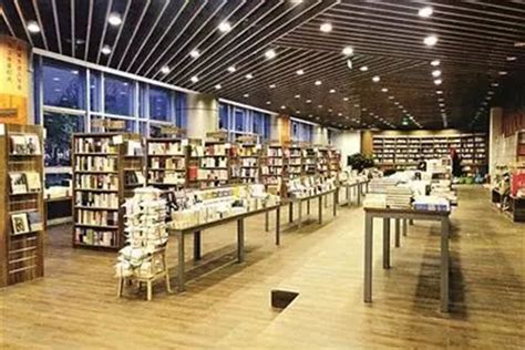 2024联合书店北京路上书店很多，仅是新华书店就有两家，这路上最文艺的书店应该就是这家近几年新开的联..._联合书店(北京路店)-评论-去哪儿攻略