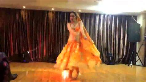 印度舞蹈美妙的异域风情-服装表演建议-成都演出服装租赁