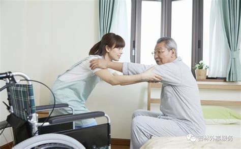 日本介护士到2025年将缺32万人！外国人怎么到日本做介护？_工作
