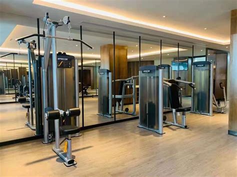 汉汀斯国际健身俱乐部-广西舒华体育-专业健身器材品牌优质厂家
