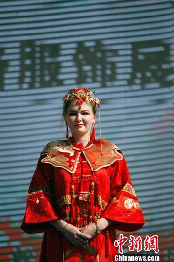 2019新款新疆舞蹈服装少数民族舞台表演服维吾尔族大摆裙演出服女-阿里巴巴