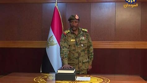媒体：苏丹军事委员会新任主席宣誓就职 - 2019年4月13日, 俄罗斯卫星通讯社