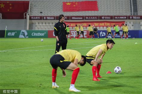 国足图：国足6-1新加坡 中国国家队首发11人-搜狐体育