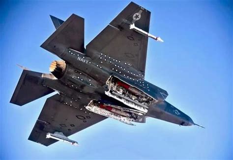 警惕！美军F-22匹配新导弹射程近300公里，专门用来对付歼-20？_凤凰网视频_凤凰网