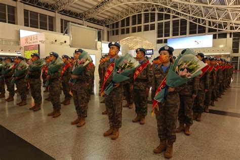 中国第18批赴黎巴嫩维和部队第一梯队200人出征 - 中国军网