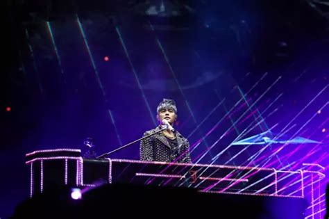 周杰伦演唱会图片