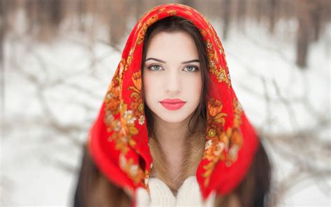 Beautiful teenage Russian girl portrait in the nature by Nabi Tang ...