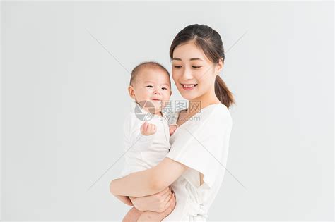 母婴妈妈抱着宝宝高清图片下载-正版图片500962169-摄图网