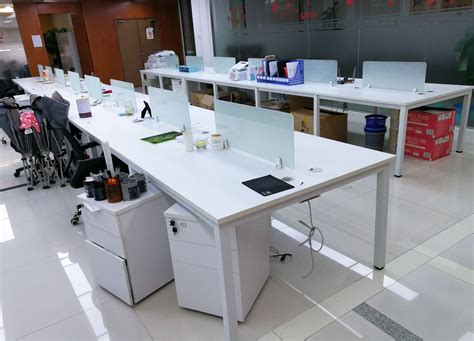 二手洁白色电脑桌工位桌员工办公桌_合步二手办公家具城，新旧搭配，创业成本立省50%。
