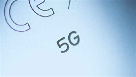 全国5G基站数量达24万 全年目标完成过半-爱云资讯