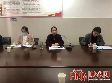 南阳医专二附院护理部小组举办座谈会提高医院护理质量