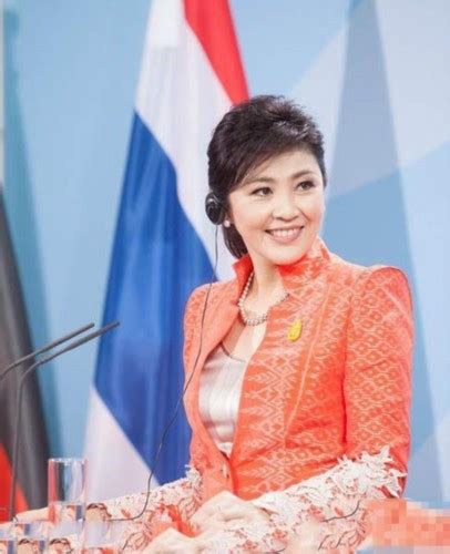 泰国美女总理私房照，头号美女英拉清新动人电倒奥巴马（图）_包包树时尚网