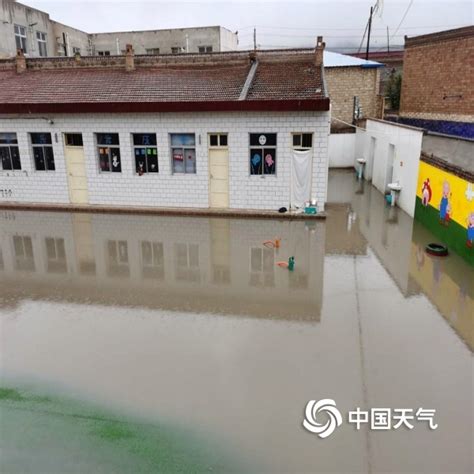 甘肃环县出现入汛首场暴雨天气-高清图集-中国天气网