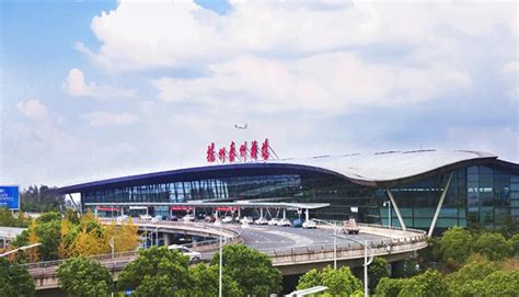 扬州泰州国际机场迎来东航全球首架C919客机_航空工业_行业_航空圈