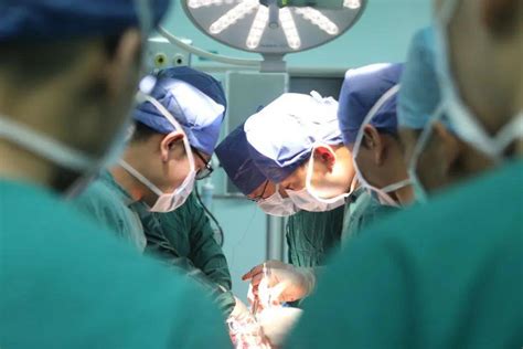 世界首例！山东这个团队成功完成达芬奇机器人辅助双肺移植手术