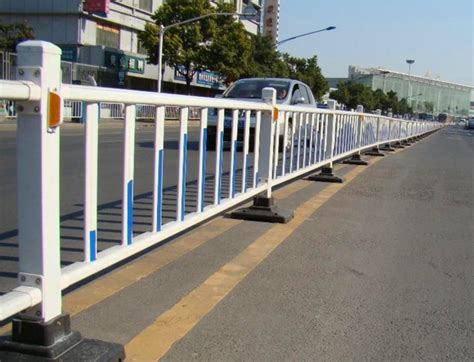 市政道路护栏|产品展示|洛阳渤航丝网有限公司