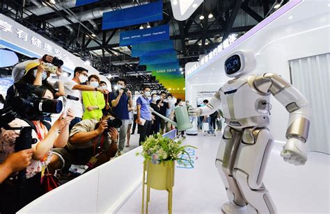 【园区动态】星河WORLD·高质量发展调研行走进深圳市人工智能与机器人研究院