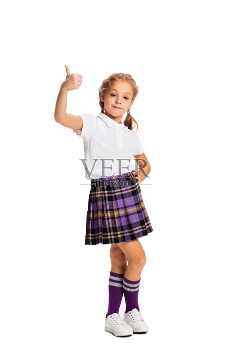 一个穿着校服的女孩的画像高清图片下载-正版图片504374597-摄图网
