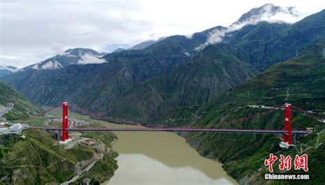 西藏拉林高等级公路上的“最美大桥”_坪山新闻网