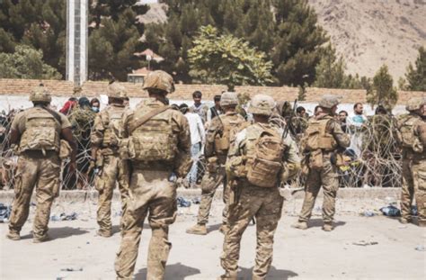 美军调动8000兵力保障人员从阿富汗撤离，美媒拷问：增兵人数怎么比撤军人数还多