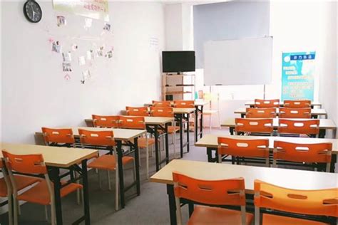 我校承办的通辽市小学数学教师培训线下阶段启动-吉林省高等学校师资培训中心