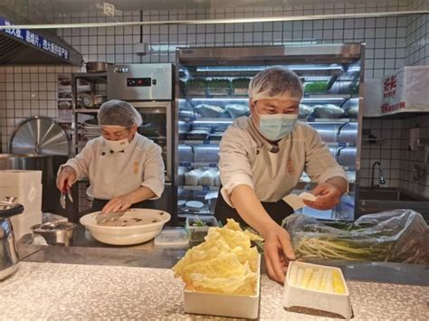 餐饮服务员如何区分顾客类型进行服务_湘菜厨师网 刘石强湘菜厨师团队面向全国承接厨房管理