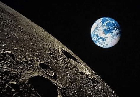 月球每年远离地球3.8厘米