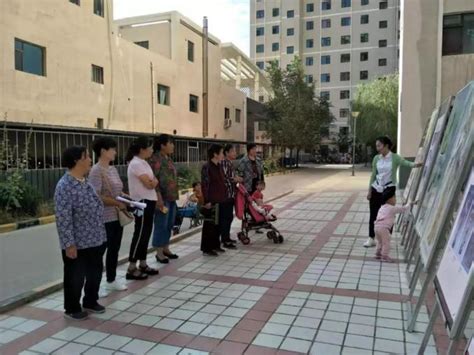 武威市人民政府 图片新闻 志愿者在天祝县哈溪镇河沿村新时代文明实践站（英雄学坊）进行宣讲