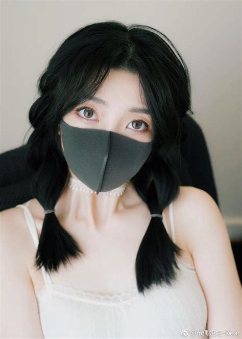 眼镜姐图片