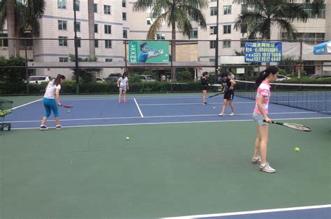 300名网球达人齐聚南京 “南京奥体中心业余网球公开赛”正式开赛_我苏网