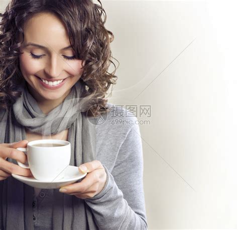 喝热咖啡的女人背景图片素材免费下载_熊猫办公