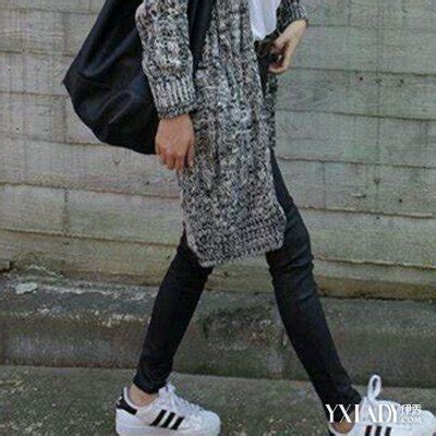 黑裤白鞋甜美女生头像