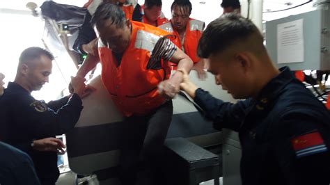江苏海事局 海事动态 泰州海事局成功救起2名落水人员