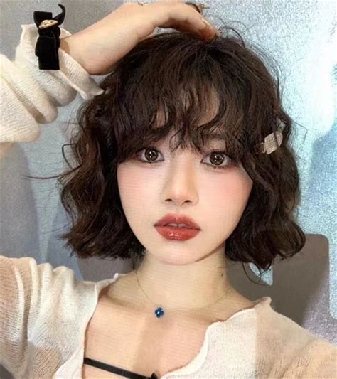 温柔卷发慵懒头像女生