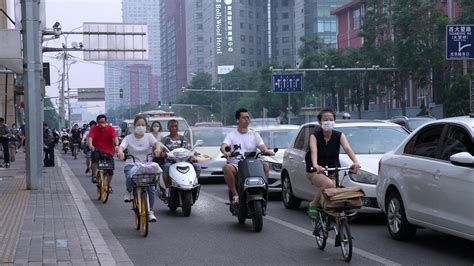 城市下班晚高峰__骑自行车_3840X2160_高清视频素材下载(编号:8353110)_实拍视频_光厂(VJ师网) www.vjshi.com